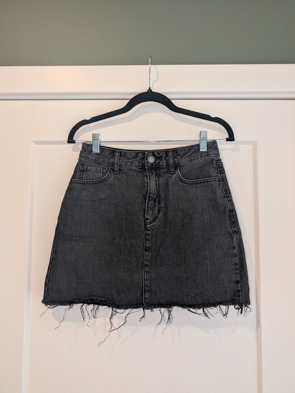 4/$16 ❇️ Hollister Black Raw Hem Ultra High-Rise Denim Mini Skirt